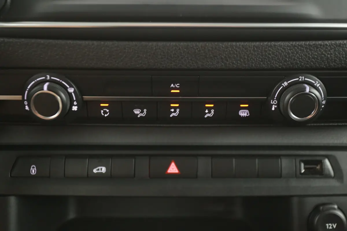 2.0 BlueHDI L3H1 180PK | DC | 6 Zits | Automaat | Airco | Cruise | Camera | Carplay | Navi LED
