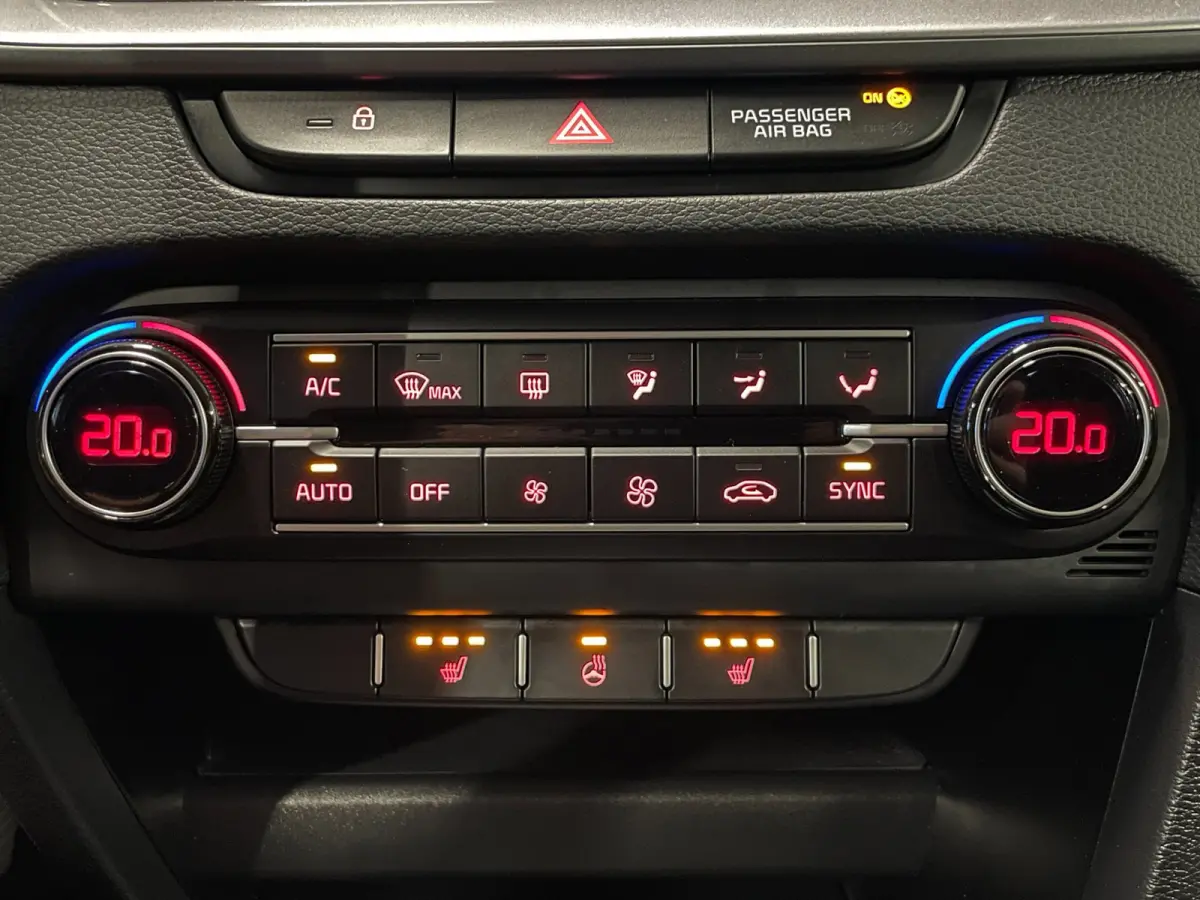 1.0 T-GDi DynamicLine|FACELIFT|120PK|APPLE CARPLAY|ANDROID AUTO|STOEL+STUURVERW|CAMERA|CRUISE+CLIMATE|1e EIG.|INCL.BTW|