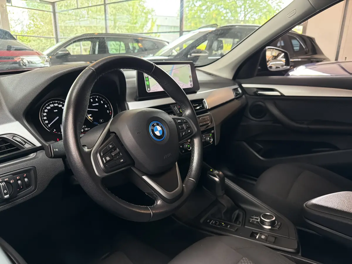 xDrive25e Executive CAMERA/NAVI/HEAD-UP