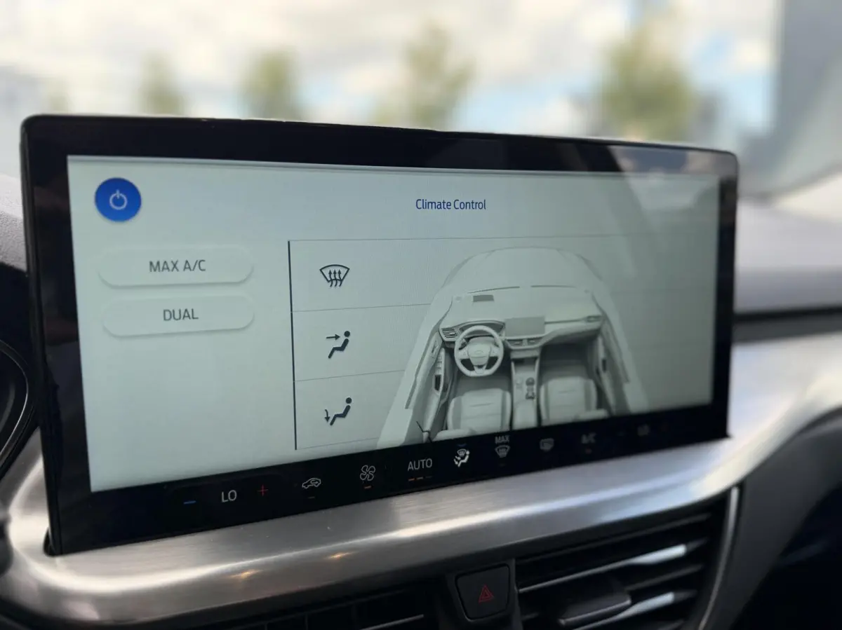 1.0 EcoBoost Hybrid Titanium