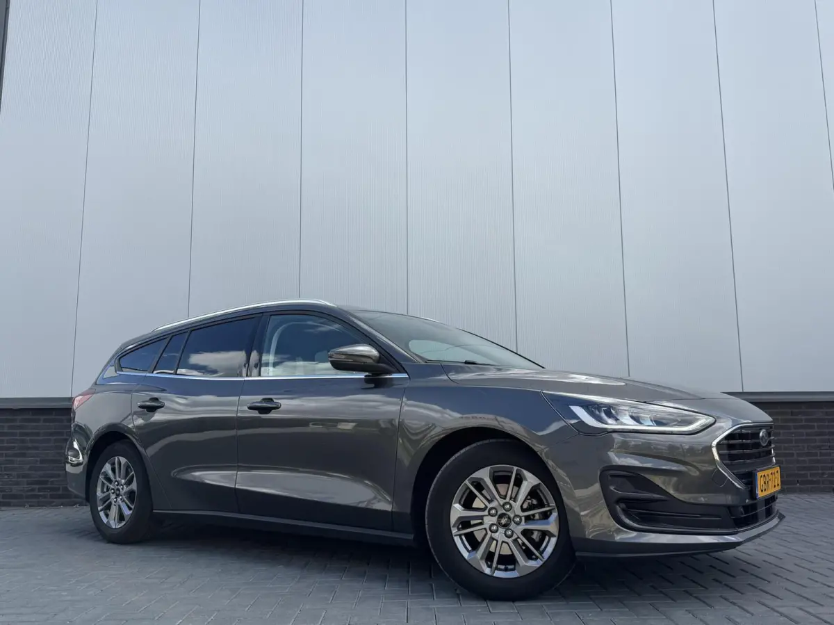 1.0 EcoBoost Hybrid Titanium