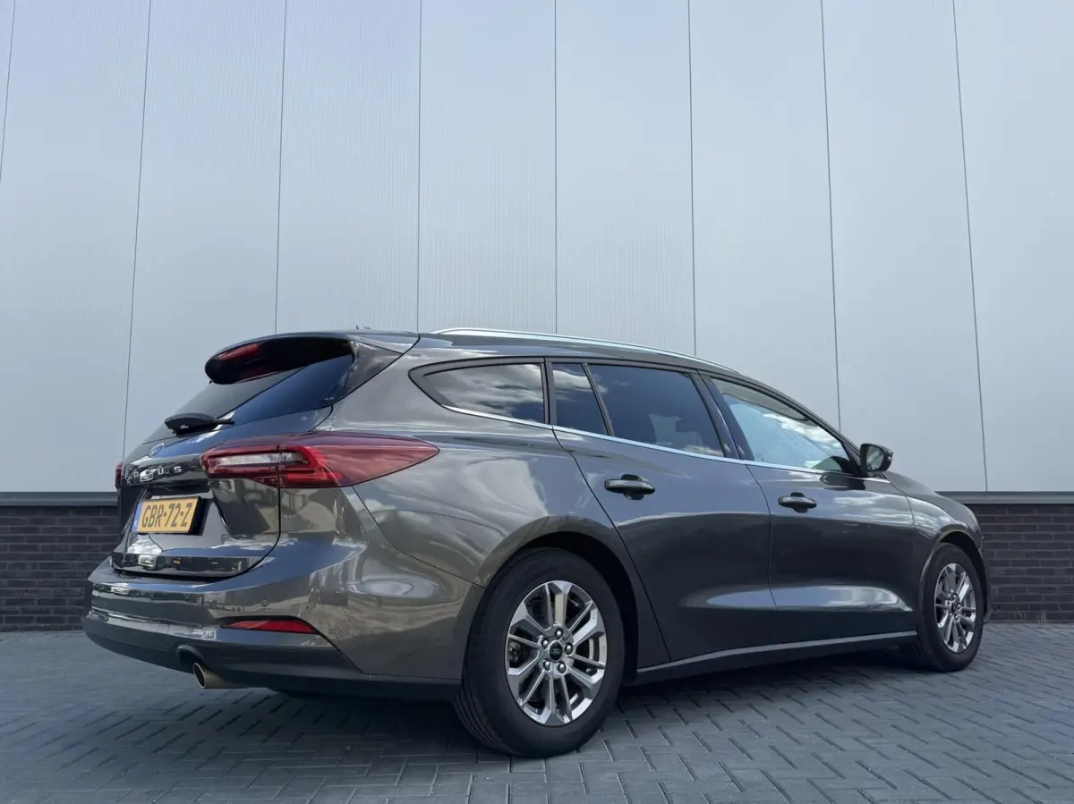 1.0 EcoBoost Hybrid Titanium
