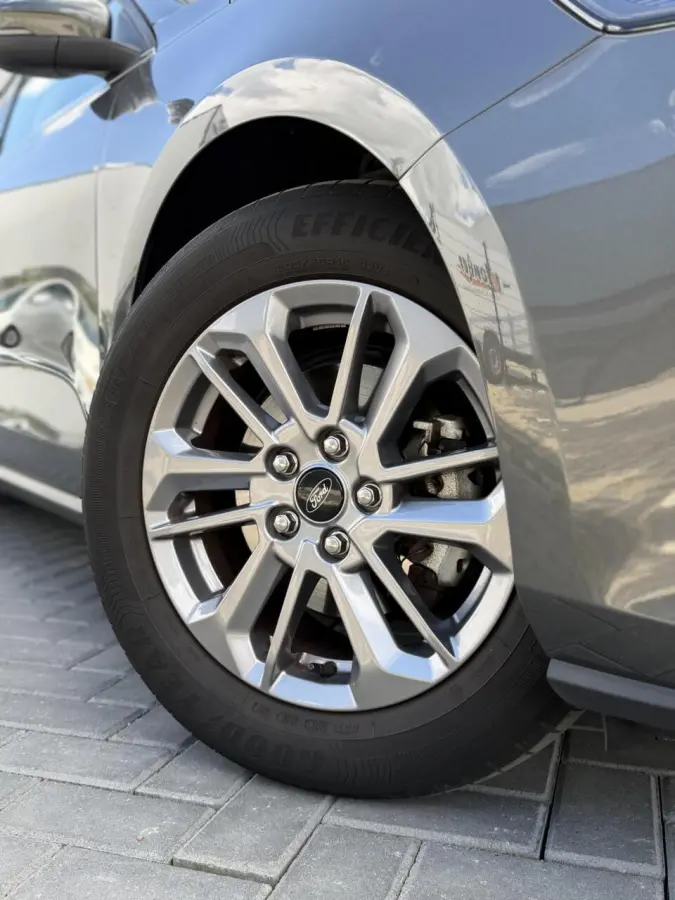 1.0 EcoBoost Hybrid Titanium