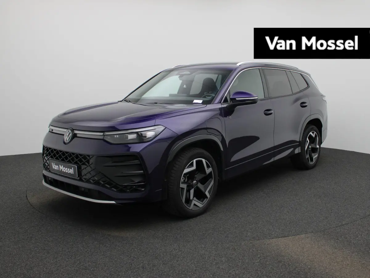 1.5 eHybrid R-Line Edition 272 PK| Trekhaak | Stoelverwarming | Stuurwielverwarming | Navigatie Groot | Head-Updisplay | Sfeerverlichting