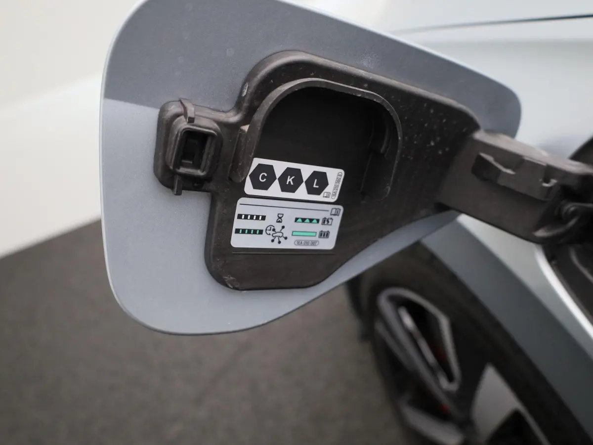 1.5 eHybrid GTE 272 PK| Origineel Nederlands | 1e Eigenaar | Navigatie | LED Matrix | Achteruitrijcamera | Stoelverwarming | Stuurwielverwarming | Black Style