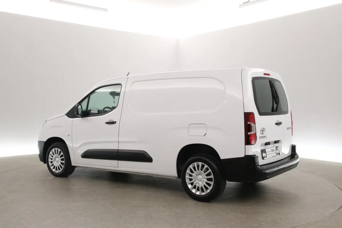 1.5 D-4D L2H1 102PK | Marge | 3 Zits |  Airco | Cruise | Camera | Carplay | Navi | Parkeersens.