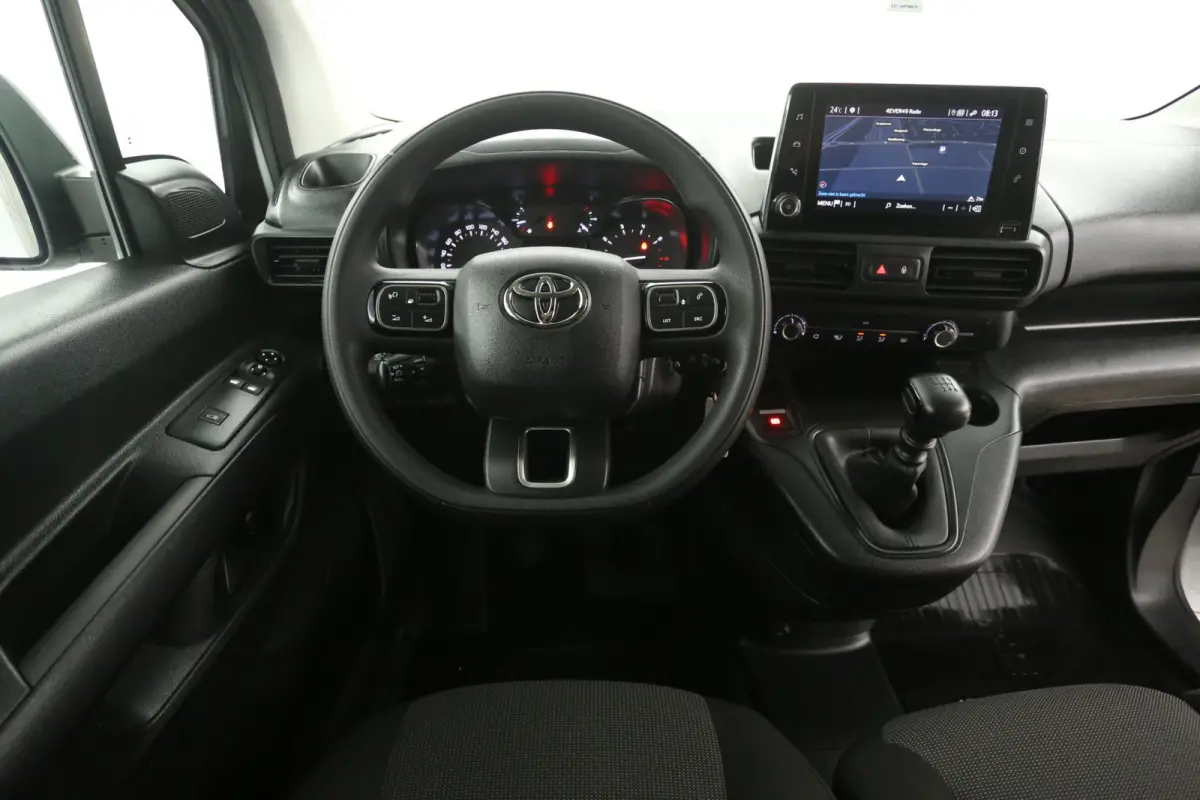 1.5 D-4D L2H1 102PK | Marge | 3 Zits |  Airco | Cruise | Camera | Carplay | Navi | Parkeersens.
