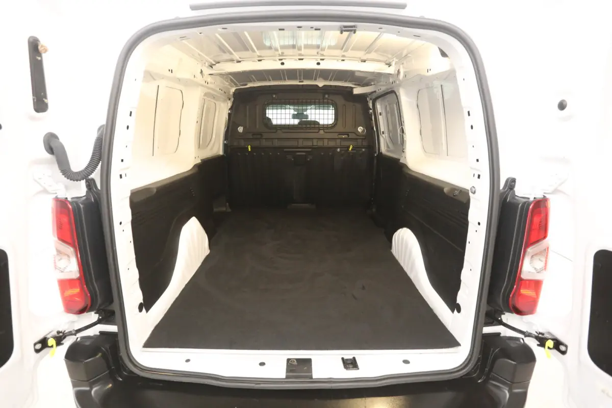 1.5 D-4D L2H1 102PK | Marge | 3 Zits |  Airco | Cruise | Camera | Carplay | Navi | Parkeersens.