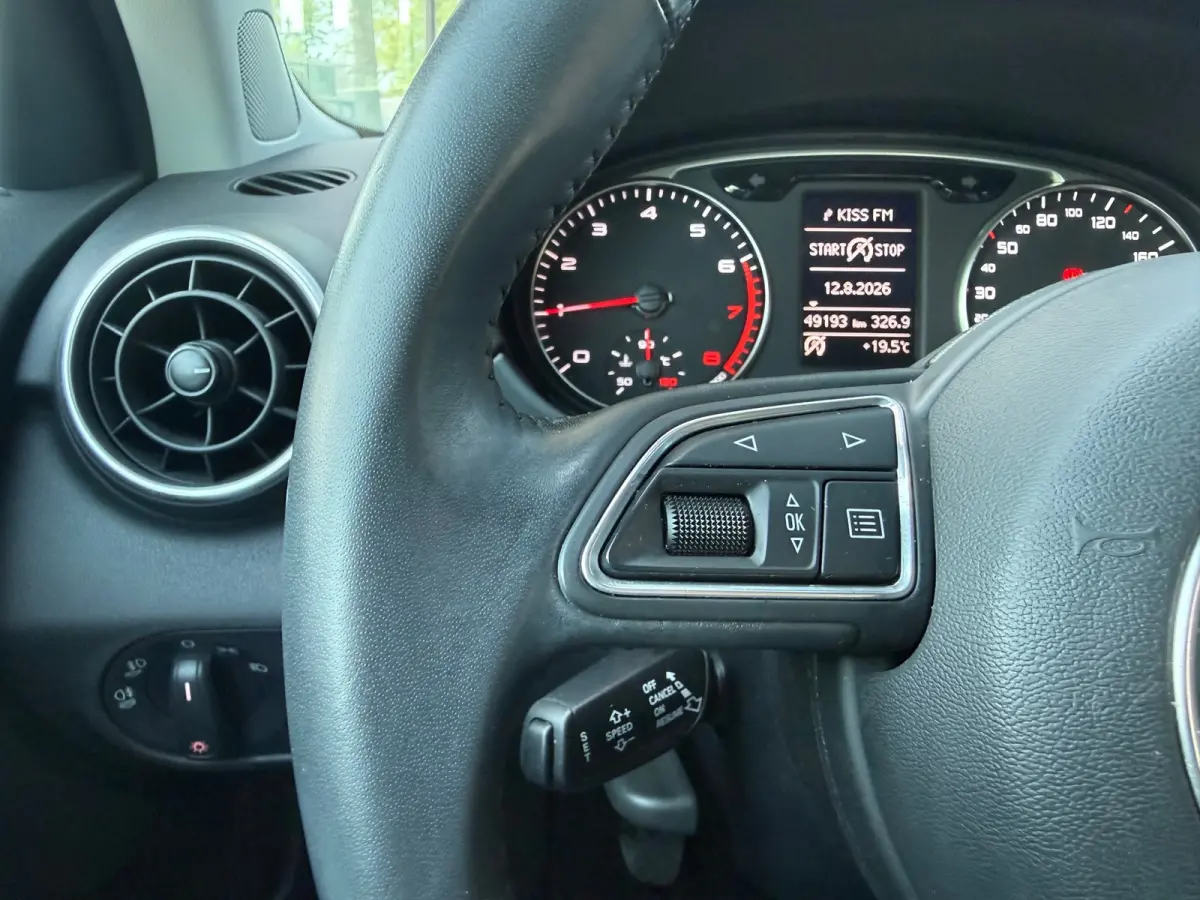 1.0 TFSI Adrenalin S Line - Navi - Parkeerhulp - Airco - Org.NL