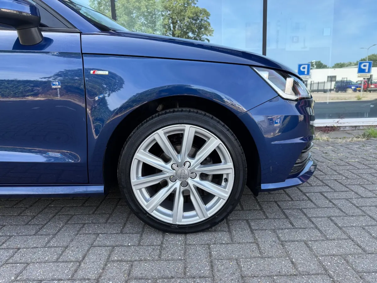 1.0 TFSI Adrenalin S Line - Navi - Parkeerhulp - Airco - Org.NL