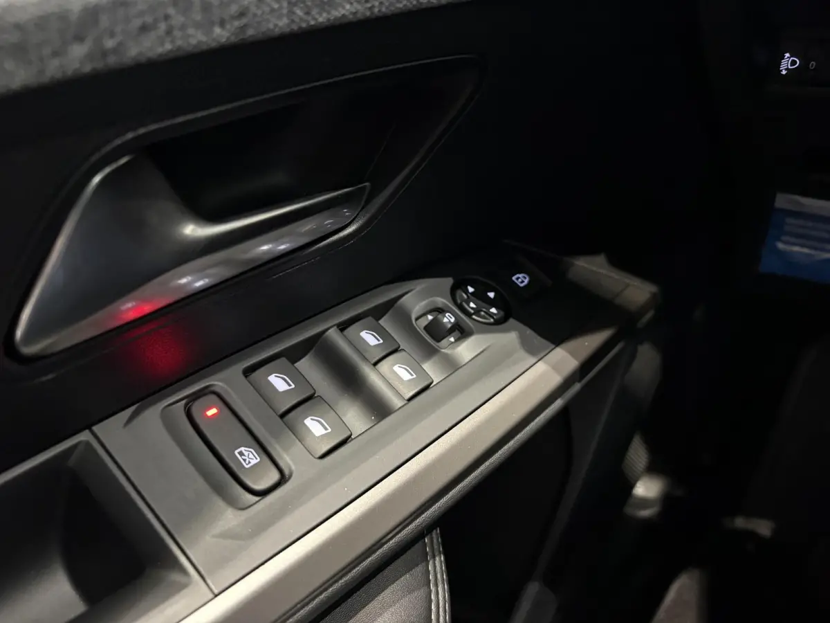 1.6 plug-in Hybrid 195 Allure | Navigatie | Camera | Trekhaak