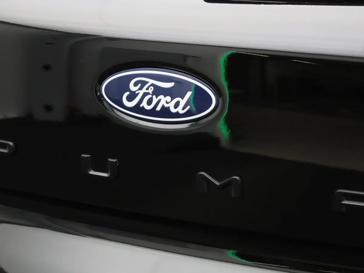 1.0 EcoBoost Titanium | Led Koplampen | Adaptief Cruise Control ! | Trekhaak | Sync 4 Systeem