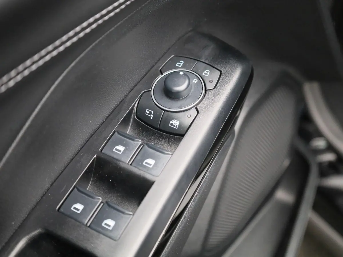 1.0 EcoBoost Titanium | Led Koplampen | Adaptief Cruise Control ! | Trekhaak | Sync 4 Systeem