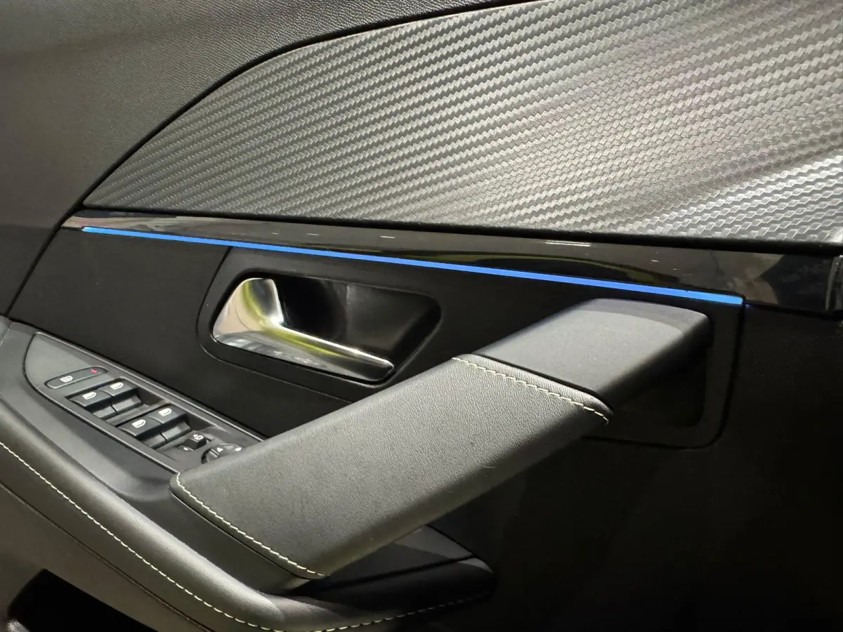 1.2 Hybrid 110 e-DCS6 GT | 3D-Cockpit | 360° Camera | Adaptieve Cruise Control | Sfeerverlichting
