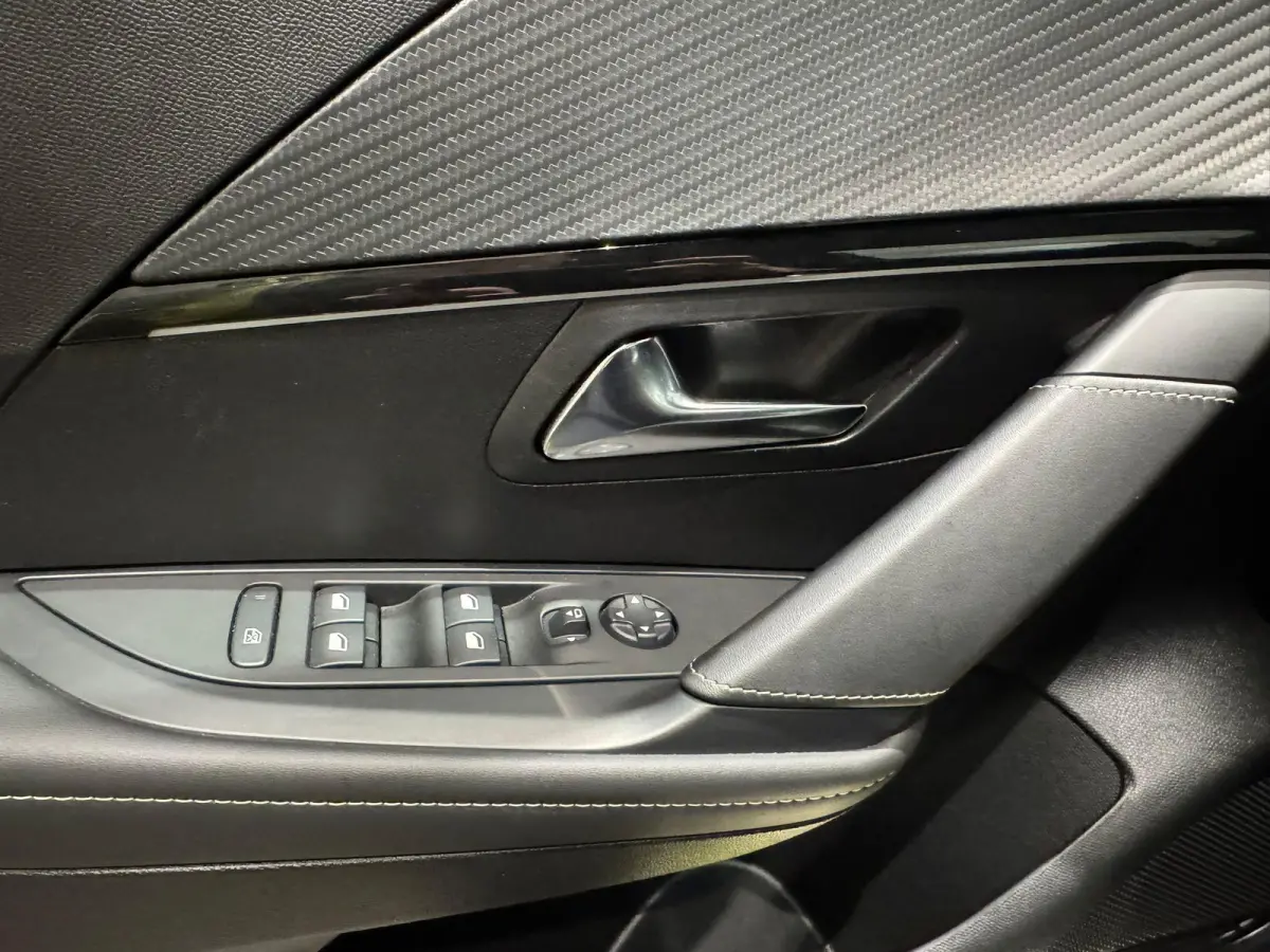 1.2 Hybrid 110 e-DCS6 GT | 3D-Cockpit | 360° Camera | Adaptieve Cruise Control | Sfeerverlichting