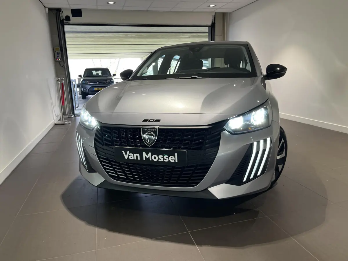 1.2 PureTech 100 Style | Draadloze Apple Carplay / Android Auto | Parkeersensoren achter | Navigatie