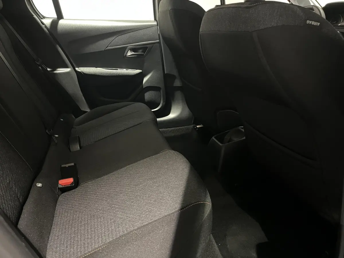 1.2 PureTech 100 Style | Draadloze Apple Carplay / Android Auto | Parkeersensoren achter | Navigatie