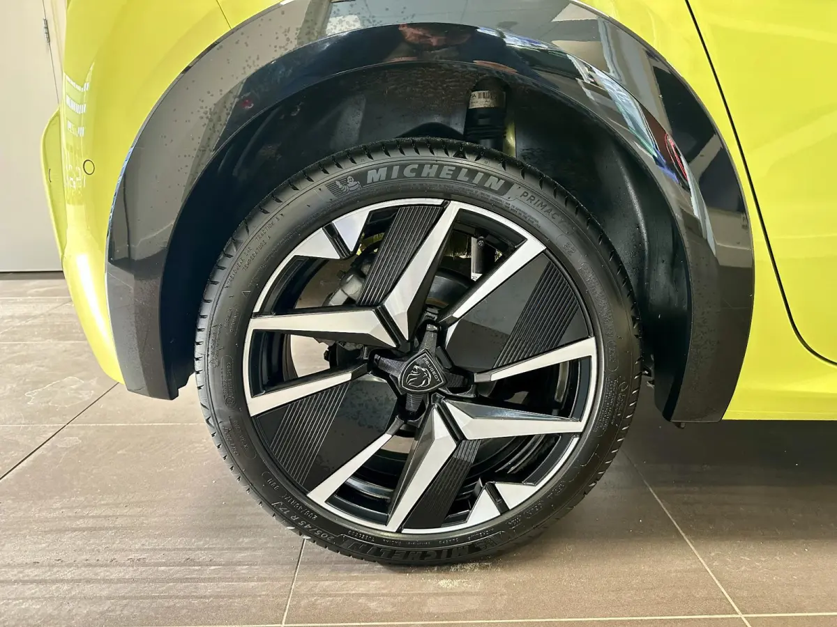 1.2 Hybrid 145 e-DCS6 GT | Draadloze Apple Carplay / Android Auto | Panorama dak | 360° Parkeercamera | Adaptieve Cruise Controle | Elektrische & Verwarmbare Voorstoelen