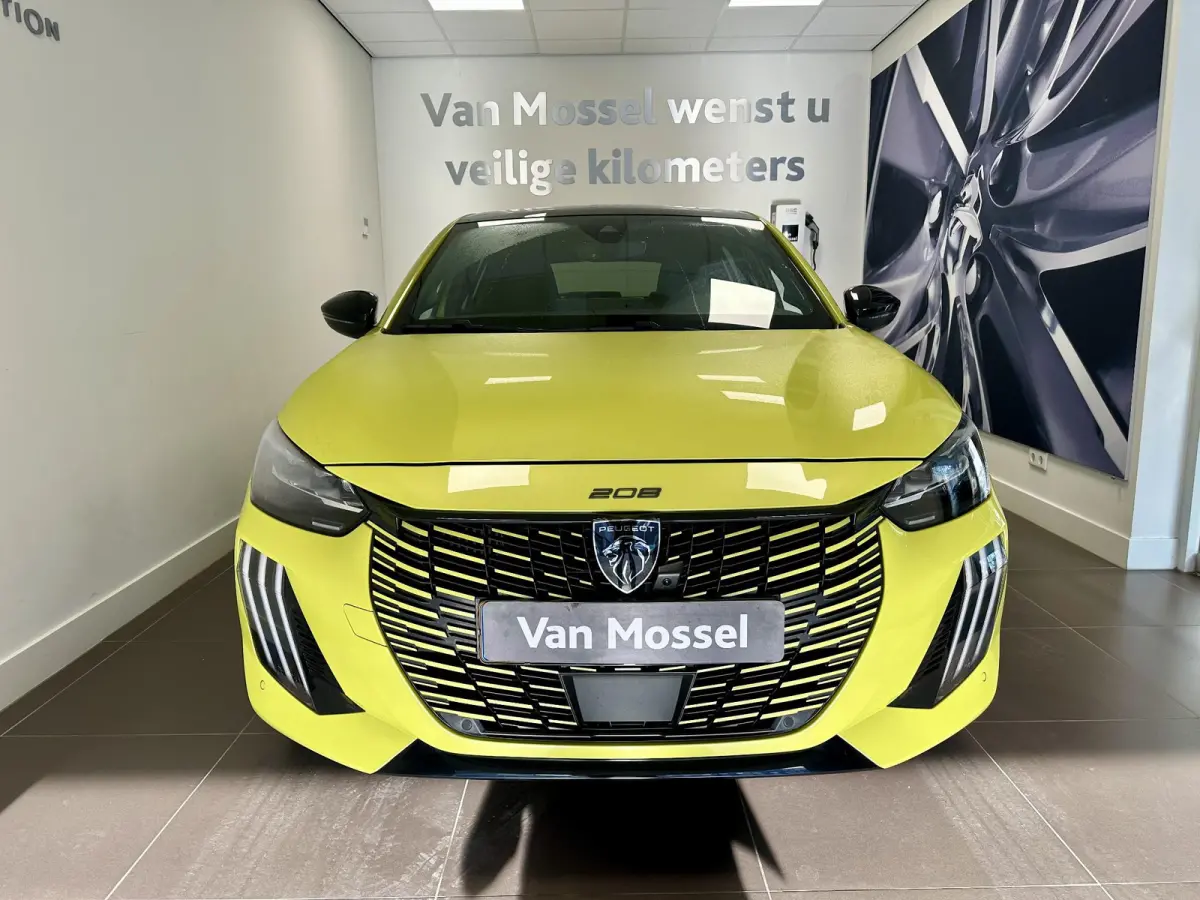 1.2 Hybrid 145 e-DCS6 GT | Draadloze Apple Carplay / Android Auto | Panorama dak | 360° Parkeercamera | Adaptieve Cruise Controle | Elektrische & Verwarmbare Voorstoelen