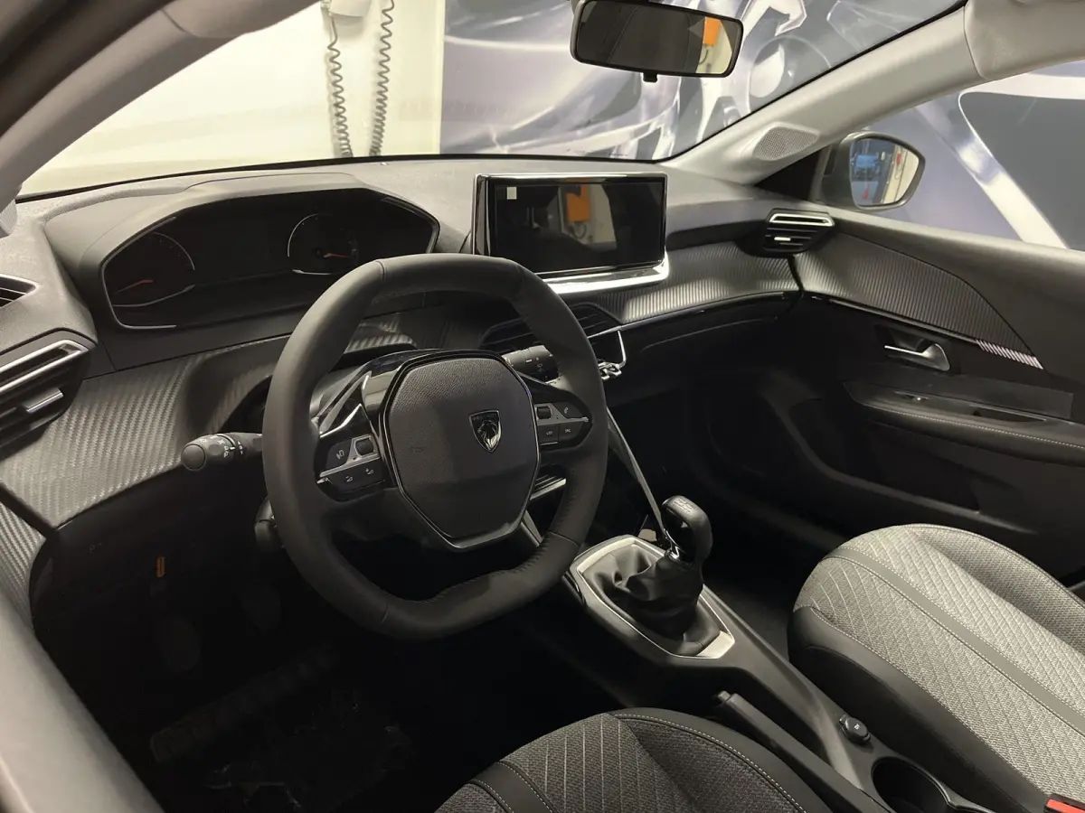 1.2 PureTech 75 Active | Draadloze Apple Carplay / Android Auto | Parkeersensoren Achter | Navigatie