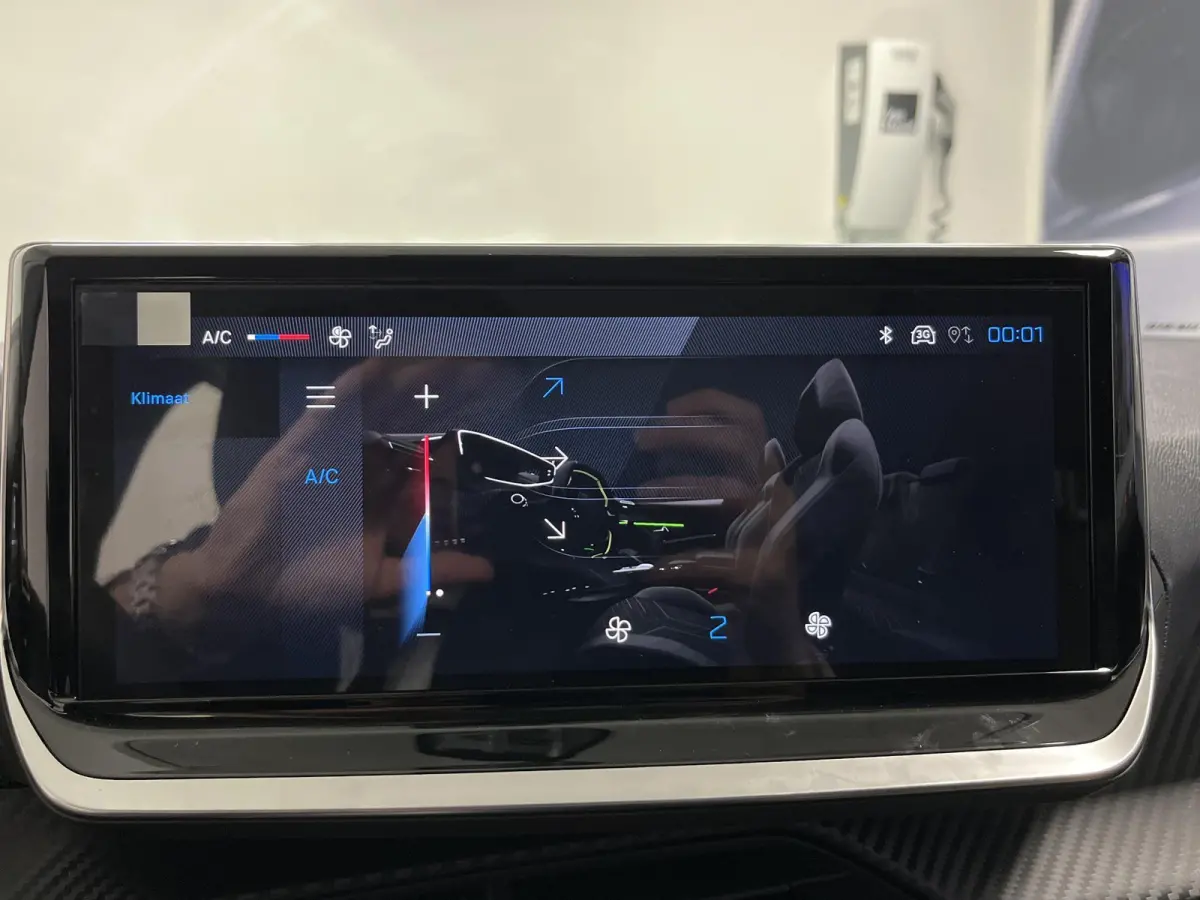 1.2 PureTech 75 Active | Draadloze Apple Carplay / Android Auto | Parkeersensoren Achter | Navigatie