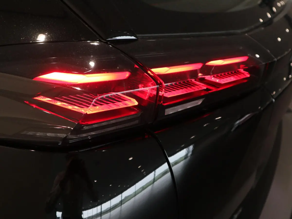 Active - LED - NAVI - CAMERA