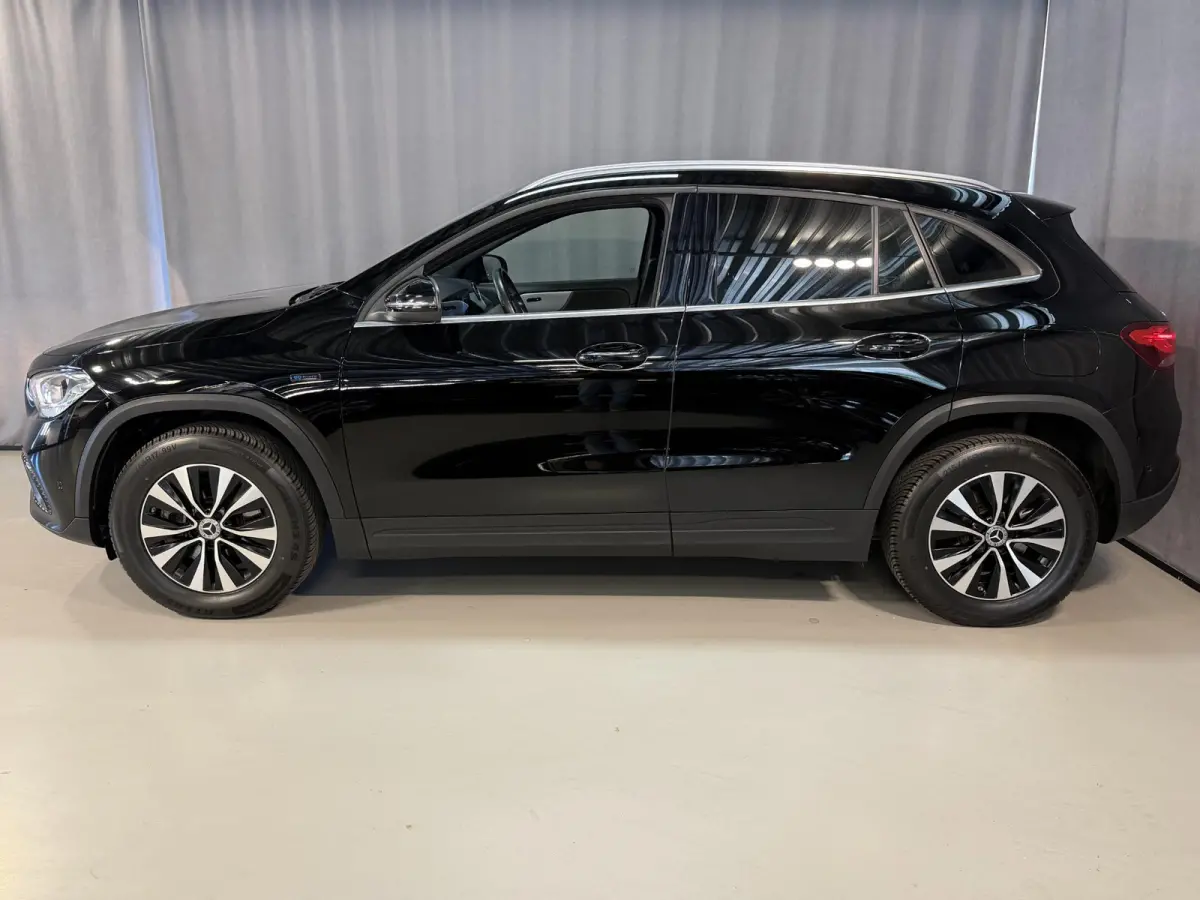 250 e Progressive 17"/Widescreen/Stoelverwarming/DAB/Apple Carplay & Android Auto/Navigatie/Climate/PDC v+a