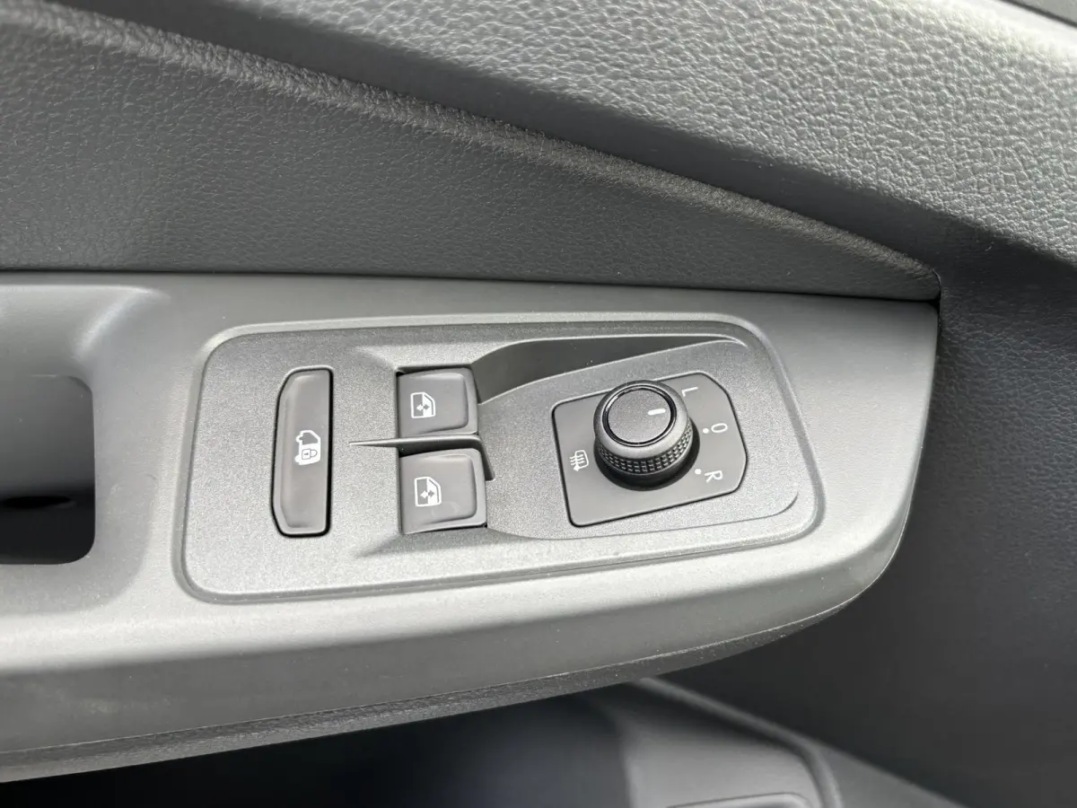 1.5 EcoBoost PHEV L2 Trend | Laadschot met Ruit | Ruit in achterdeuren | Apple carplay | Android Auto |