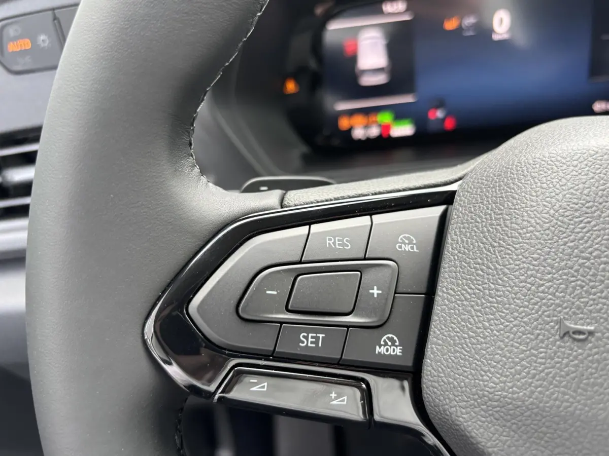 1.5 EcoBoost PHEV L2 Trend | Laadschot met Ruit | Ruit in achterdeuren | Apple carplay | Android Auto |