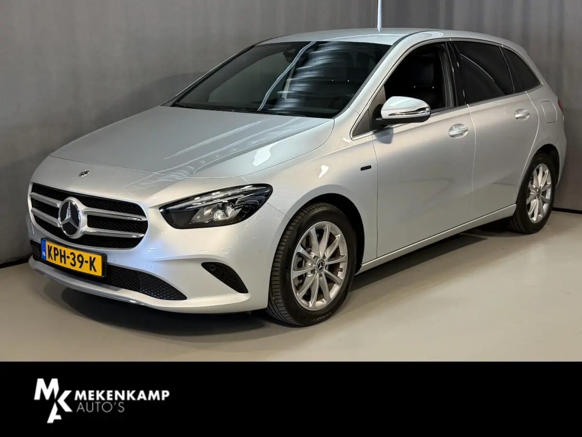 250 e 18''/Sfeerverlichting/Navigatie/Camera/DAB/PDC v+a/Stoelverwarming/Apple Carplay & Android Auto