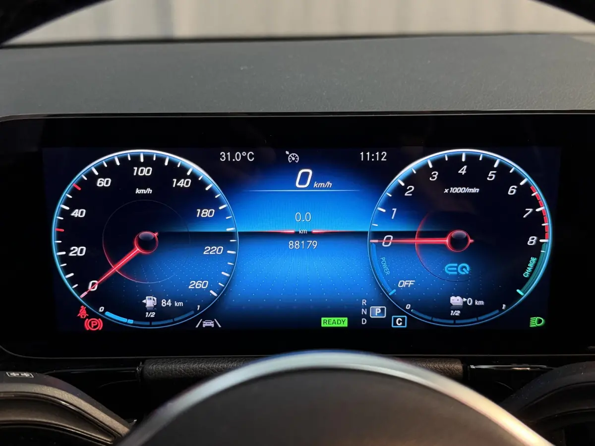 250 e 18''/Sfeerverlichting/Navigatie/Camera/DAB/PDC v+a/Stoelverwarming/Apple Carplay & Android Auto