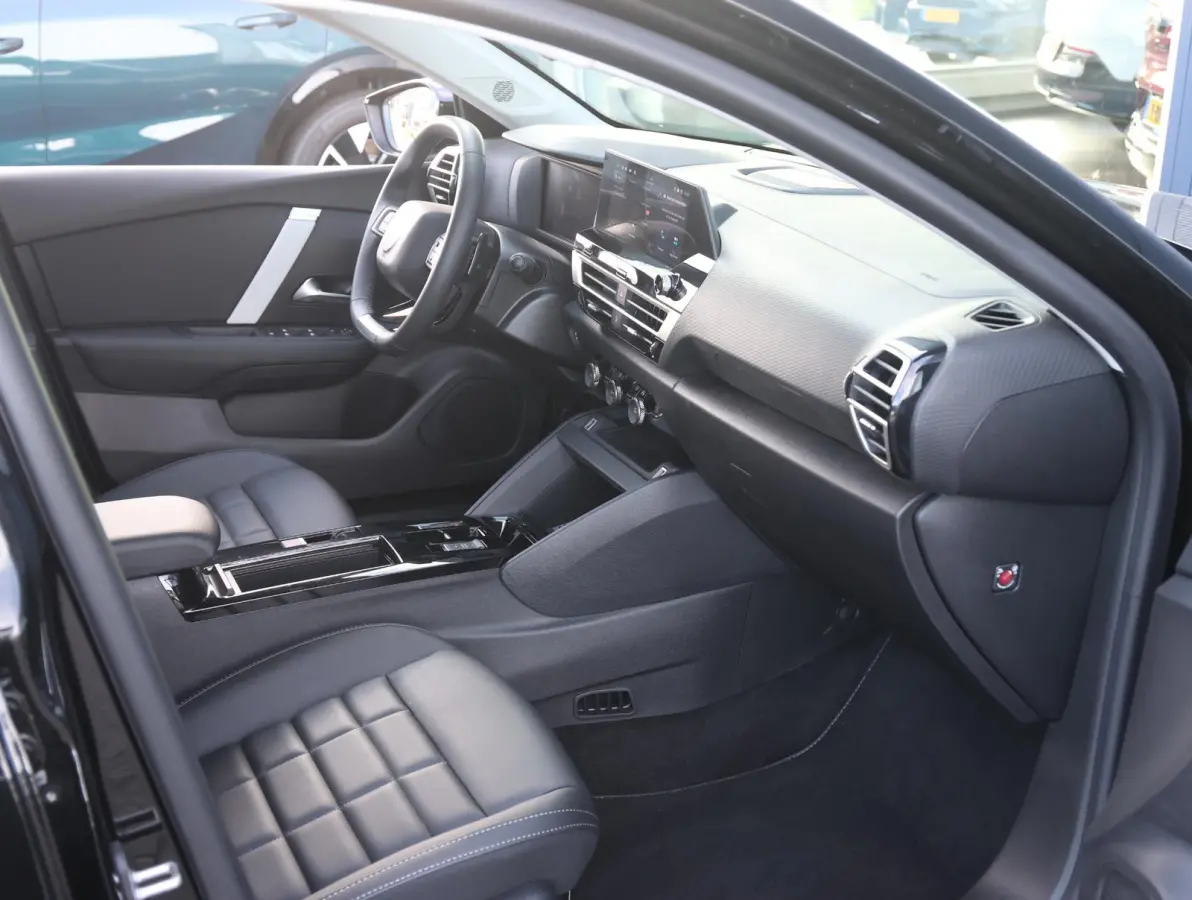 1.2 Hybrid 136 Max 1ste Eigenaar | LEER | Camera sensoren V+A | LED | 18" LMV | Apple Carplay & Android Auto