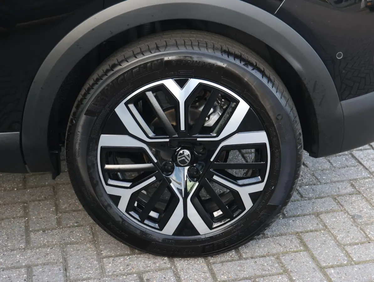 1.2 Hybrid 136 Max 1ste Eigenaar | LEER | Camera sensoren V+A | LED | 18" LMV | Apple Carplay & Android Auto