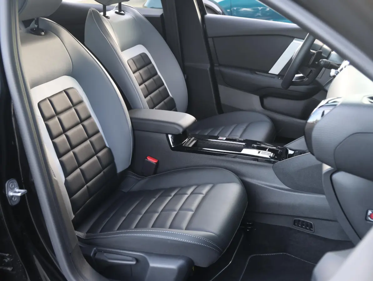 1.2 Hybrid 136 Max 1ste Eigenaar | LEER | Camera sensoren V+A | LED | 18" LMV | Apple Carplay & Android Auto