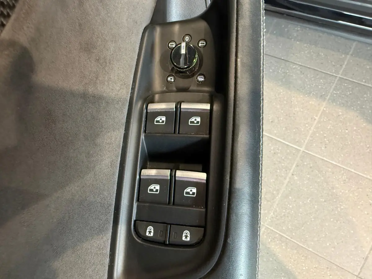 4.0 TDI SQ8 quattro luchtvering 360 cam head up inklapbare trekhaak Soft Close nieuwe banden
