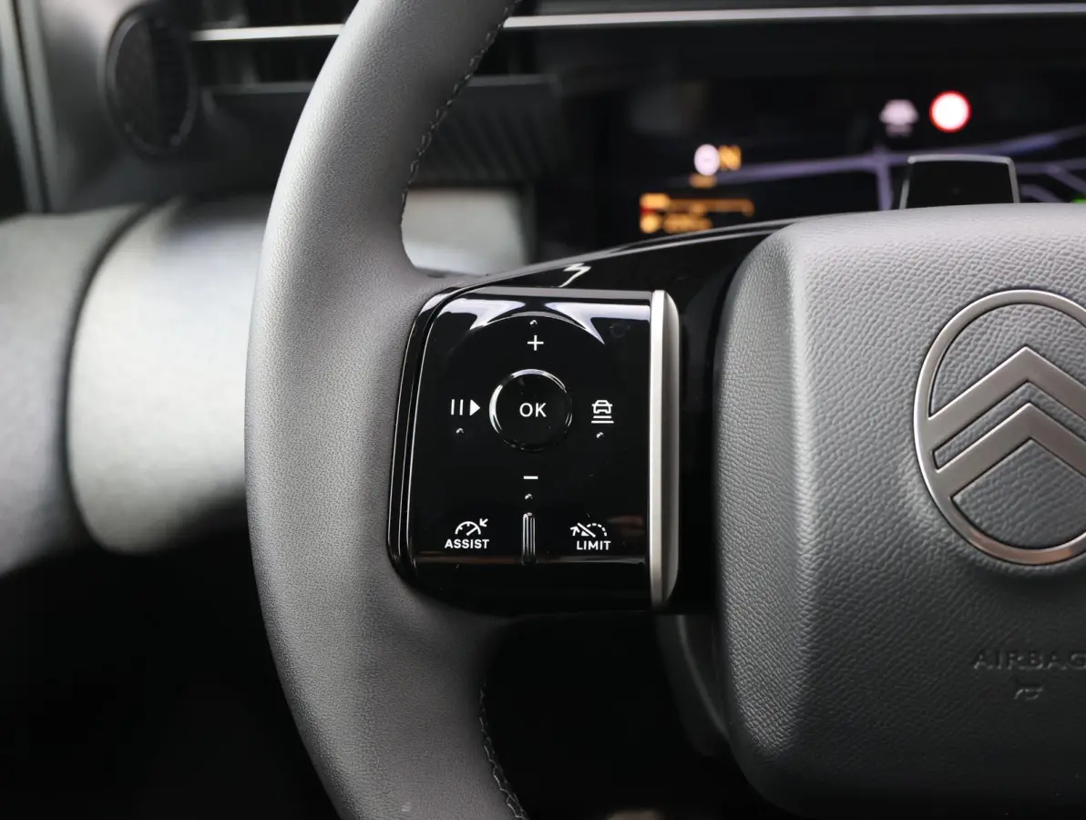 1.2 Hybrid 145pk Max Nieuw | Elektrische Bedienb. Bestuurdersstoel | Stoelverwarming/Verkoeling | Adaptieve Cruise Control | 360 Camera | Head-Up Display | Apple Carplay & Android Auto