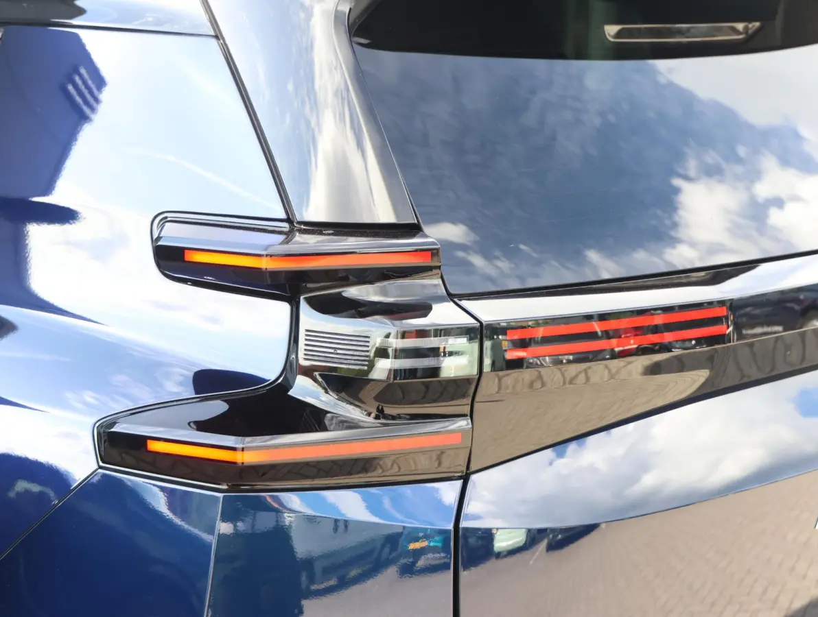 1.2 Hybrid 145pk Max Nieuw | Elektrische Bedienb. Bestuurdersstoel | Stoelverwarming/Verkoeling | Adaptieve Cruise Control | 360 Camera | Head-Up Display | Apple Carplay & Android Auto