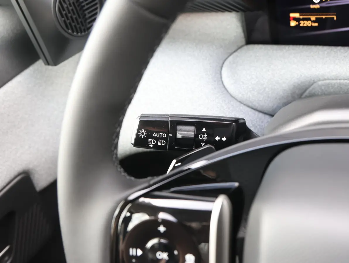 1.2 Hybrid 145pk Max Nieuw | Elektrische Bedienb. Bestuurdersstoel | Stoelverwarming/Verkoeling | Adaptieve Cruise Control | 360 Camera | Head-Up Display | Apple Carplay & Android Auto