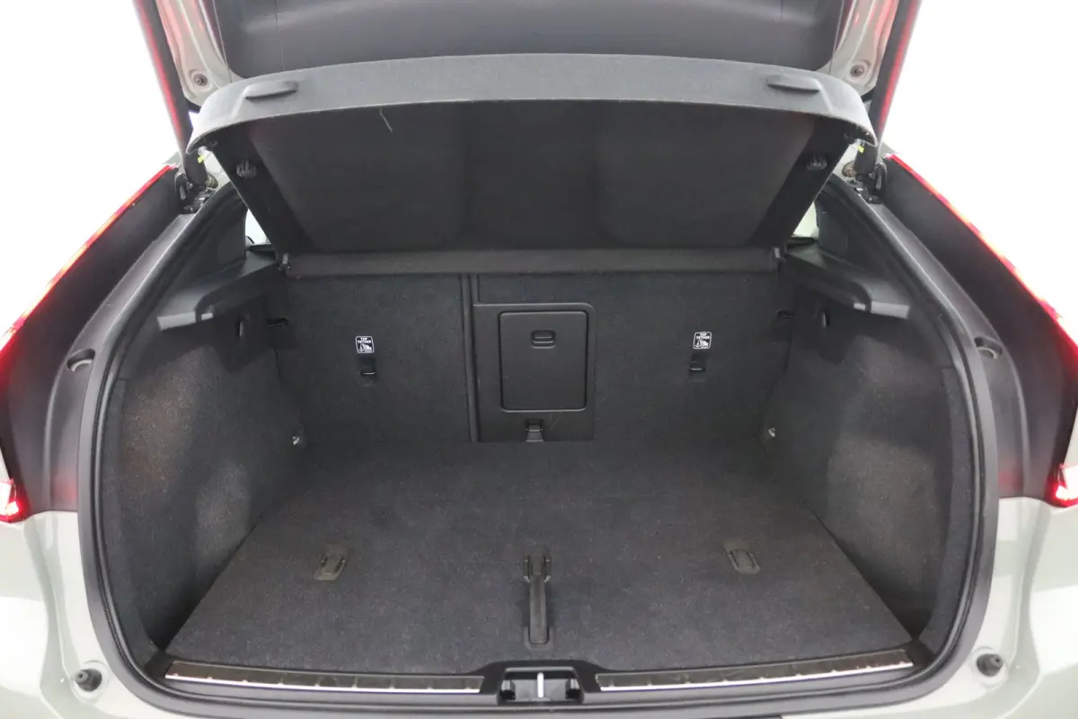Recharge Plus 69 kWh | Panoramadak | 95% SoH | Camera | Keyless | BLIS | Adaptive Cruise | Warmtepomp