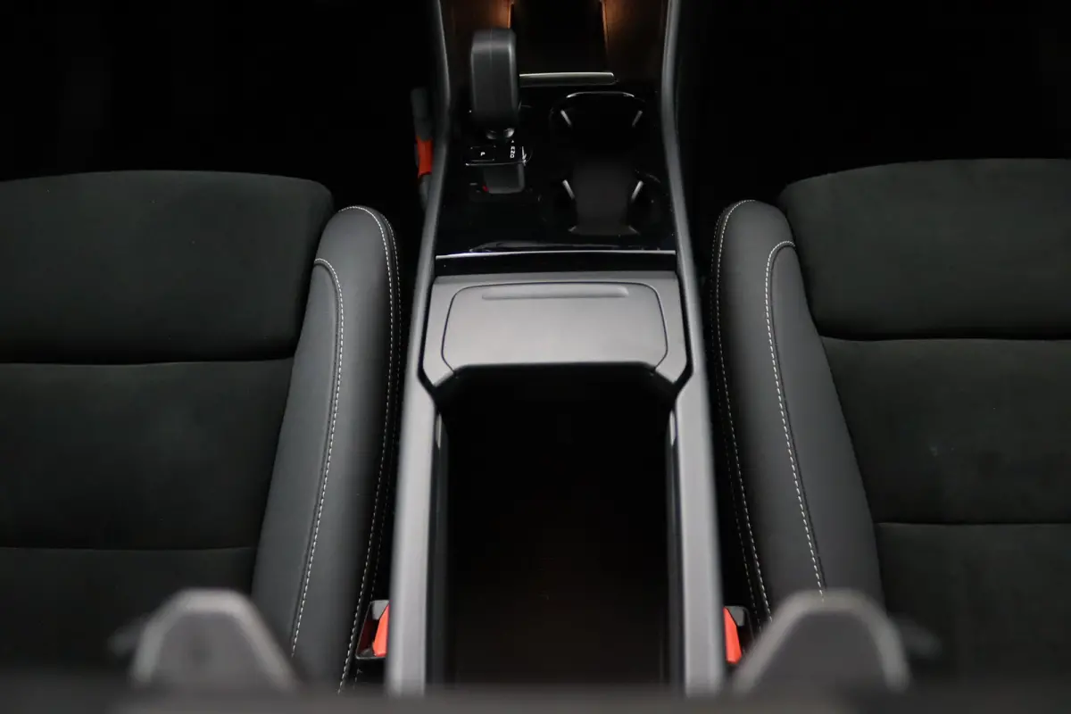 Recharge Plus 69 kWh | Panoramadak | 95% SoH | Camera | Keyless | BLIS | Adaptive Cruise | Warmtepomp