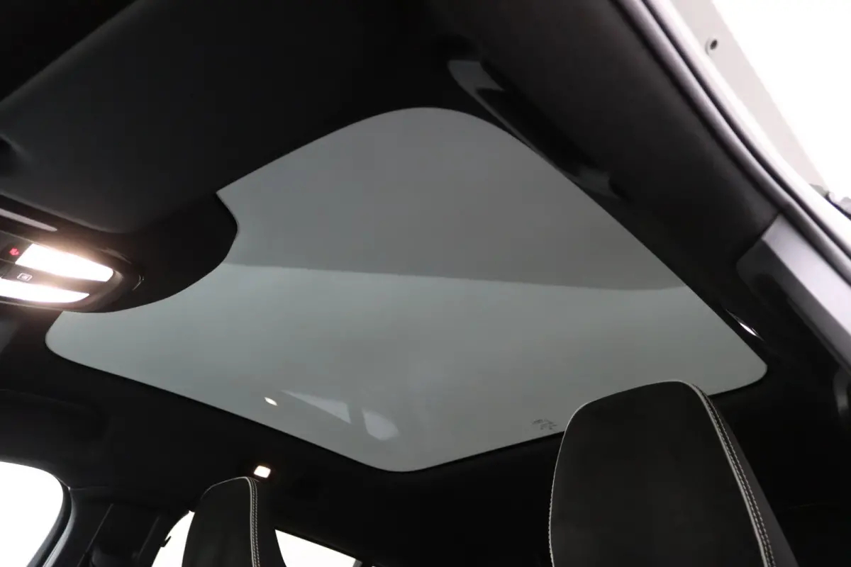 Recharge Plus 69 kWh | Panoramadak | 95% SoH | Camera | Keyless | BLIS | Adaptive Cruise | Warmtepomp