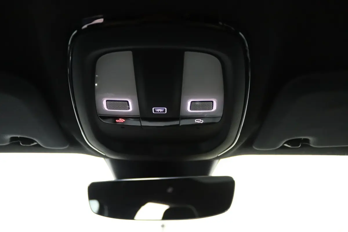 Recharge Plus 69 kWh | Panoramadak | 95% SoH | Camera | Keyless | BLIS | Adaptive Cruise | Warmtepomp