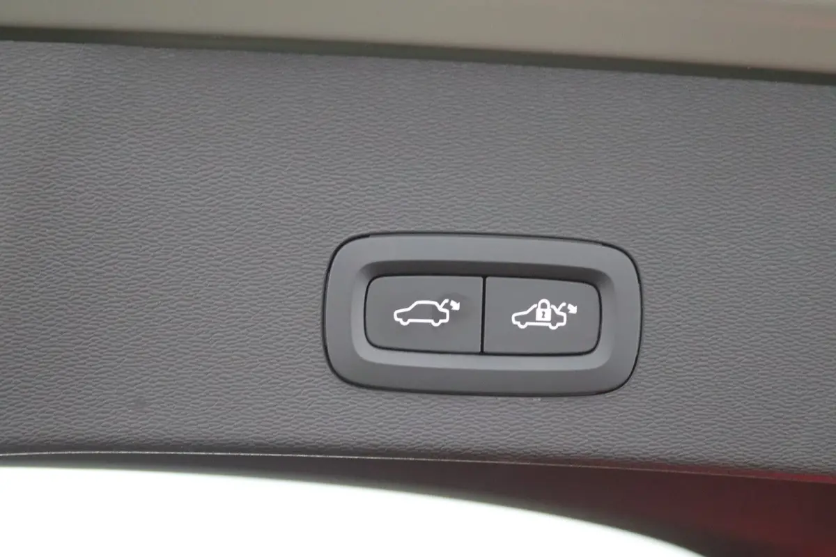 Recharge Plus 69 kWh | Panoramadak | 95% SoH | Camera | Keyless | BLIS | Adaptive Cruise | Warmtepomp