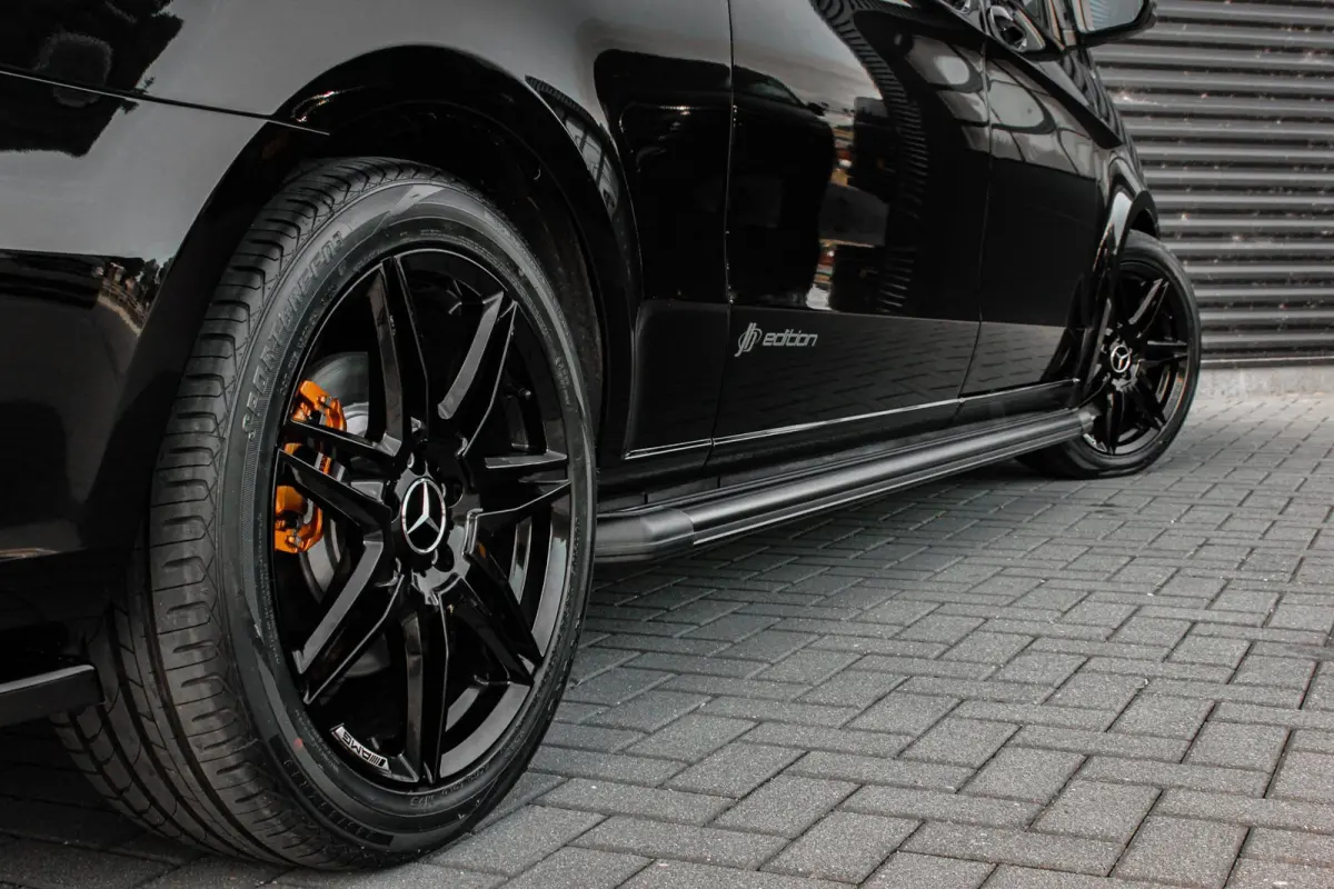 300d L3 240PK JB-EDITION EXTRA LANG INCL. BTW EN BPM / ELEK- SCHUIFDEUREN / NIGHT EDITION / 8-PERSOONS