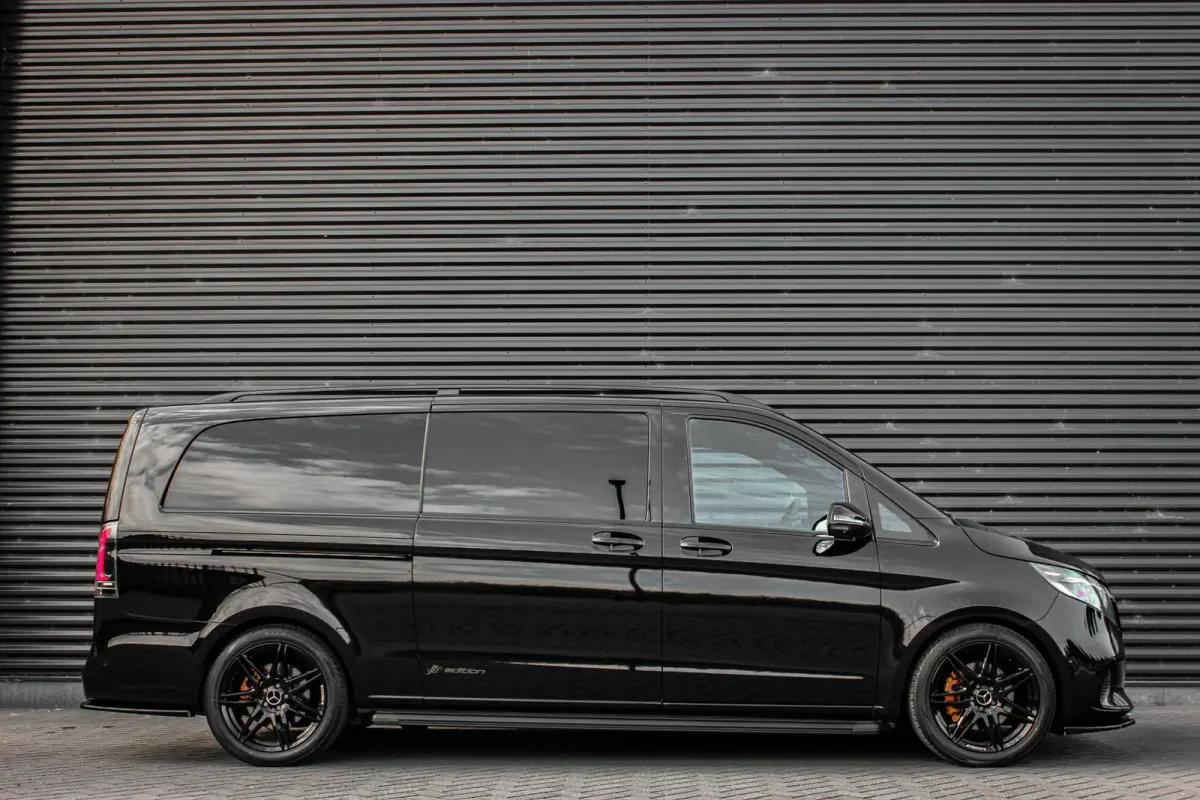 300d L3 240PK JB-EDITION EXTRA LANG INCL. BTW EN BPM / ELEK- SCHUIFDEUREN / NIGHT EDITION / 8-PERSOONS