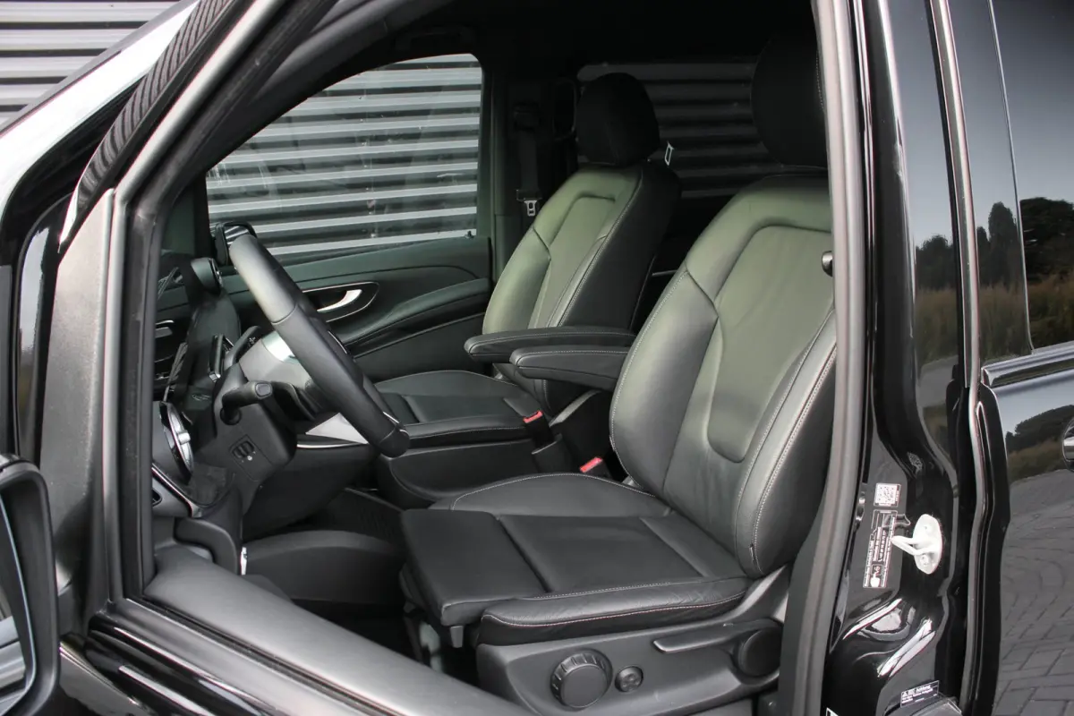300d L3 240PK JB-EDITION EXTRA LANG INCL. BTW EN BPM / ELEK- SCHUIFDEUREN / NIGHT EDITION / 8-PERSOONS