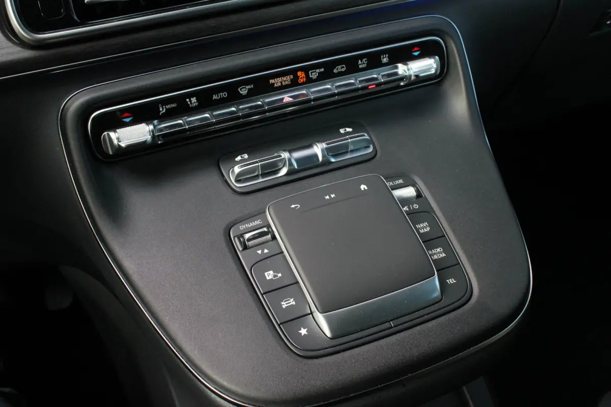 300d L3 240PK JB-EDITION EXTRA LANG INCL. BTW EN BPM / ELEK- SCHUIFDEUREN / NIGHT EDITION / 8-PERSOONS