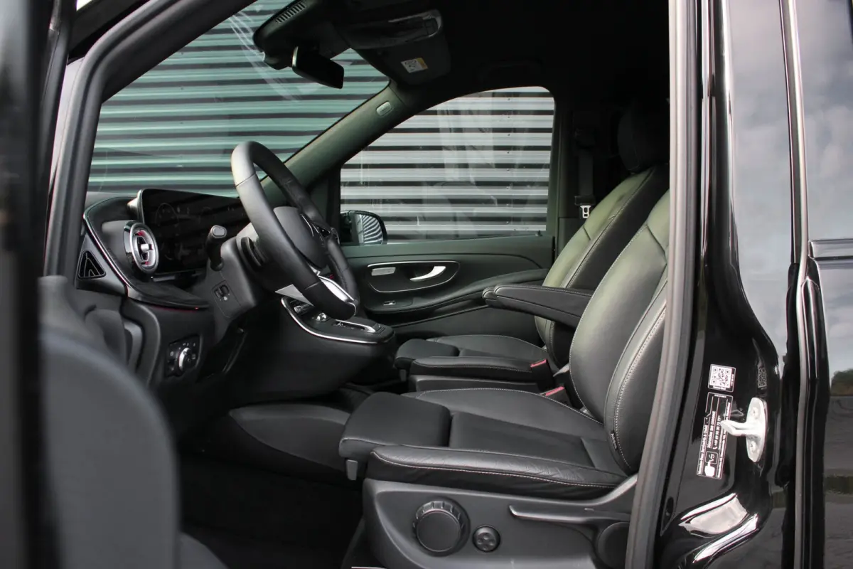 300d L3 240PK JB-EDITION EXTRA LANG INCL. BTW EN BPM / ELEK- SCHUIFDEUREN / NIGHT EDITION / 8-PERSOONS
