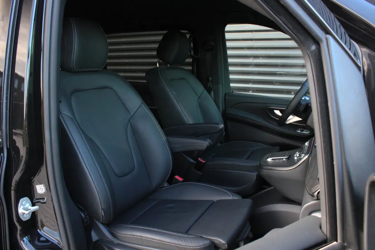 300d L3 240PK JB-EDITION EXTRA LANG INCL. BTW EN BPM / ELEK- SCHUIFDEUREN / NIGHT EDITION / 8-PERSOONS