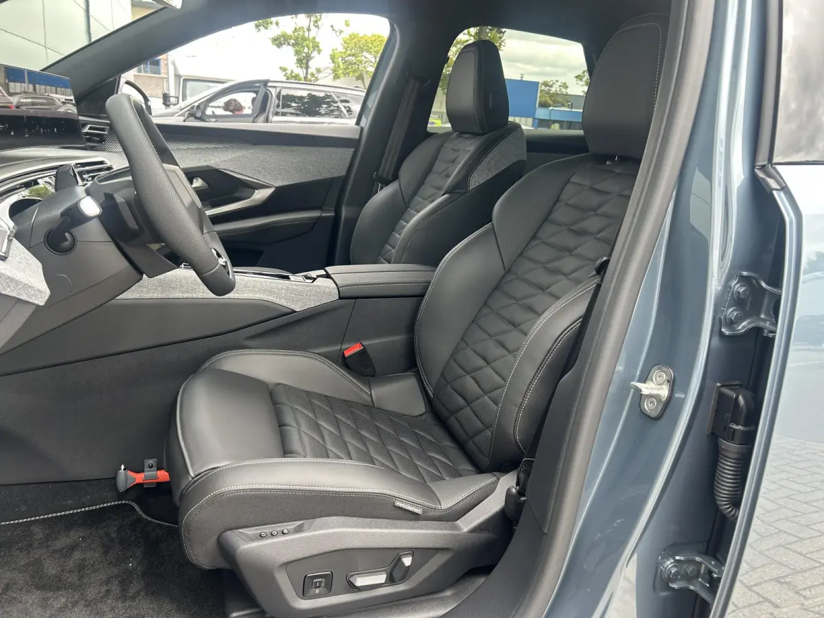 1.2 Hybrid 145 GT Exclusive | 360 camera | Lederen bekleding | Adaptieve Cruise Control | Apple Carplay/Android Auto